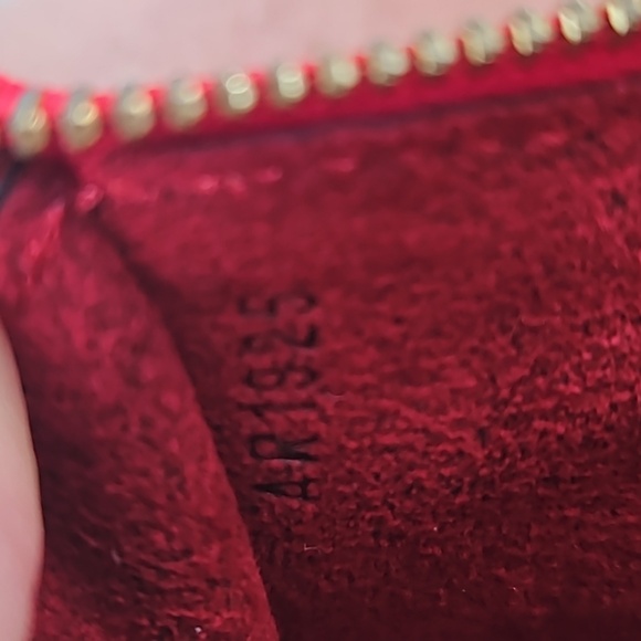 Louis Vuitton Epi Pouch - Picture 12 of 16